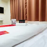 Reddoorz @ University Belt Manila