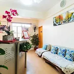 Reddoorz @ Vicente Street Espana Manila