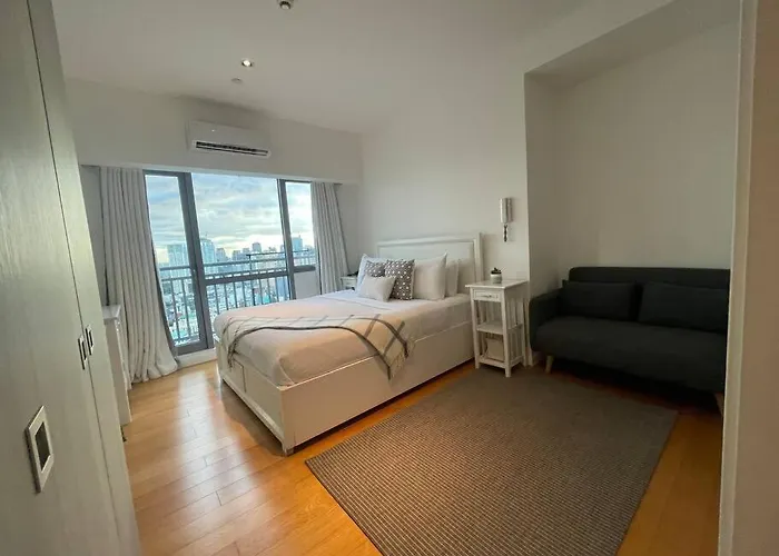 Aveline Suites Aesthetic Skydeck View Acqua Private Residences Near Rockwell Makati