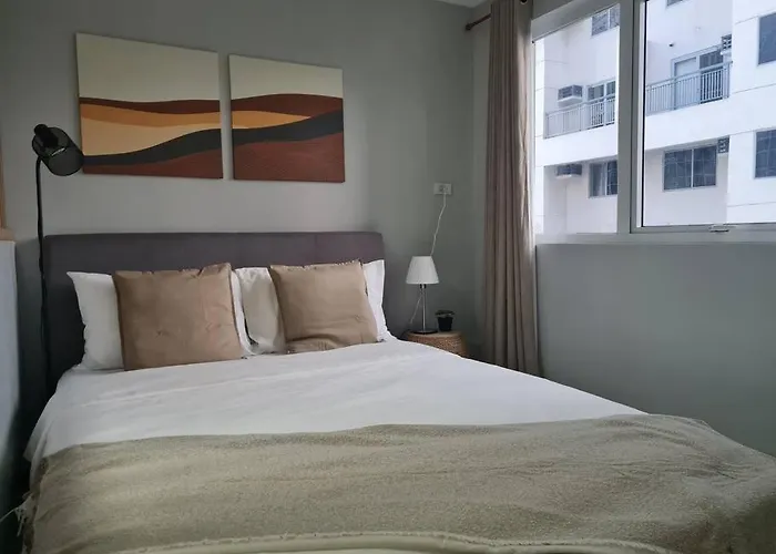 Homey Condo Unit In Bgc - B Soma Nt