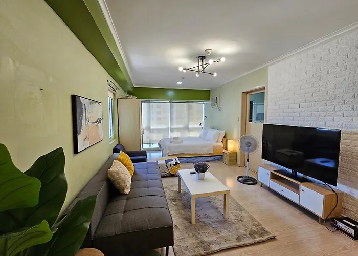 South Of Market Near High Street Bgc Classy & Stylish Studio, Central Location With City View