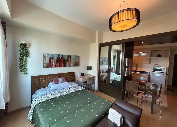 Studio Apartment In Bgc The Fort