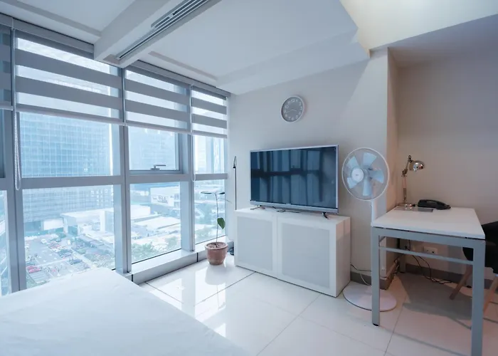 Uptown Bgc Luxury 1Br Suite With Fast Wifi