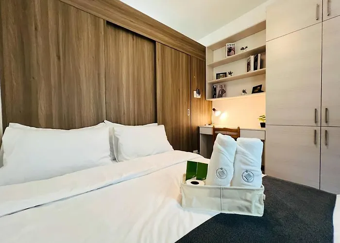 1Br Unit Condotel W Balcony Fame Residences -Fm12