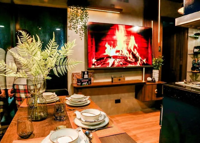 Azure Staycation By Solace Peak 2Br