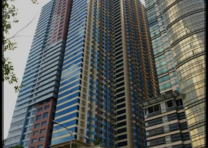 Condo In Front Of Us Embassy Studio Unit With 2 Double Beds