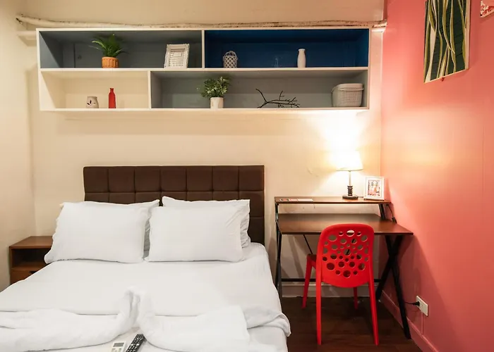 Homey And Cozey Poblacion Makati S04