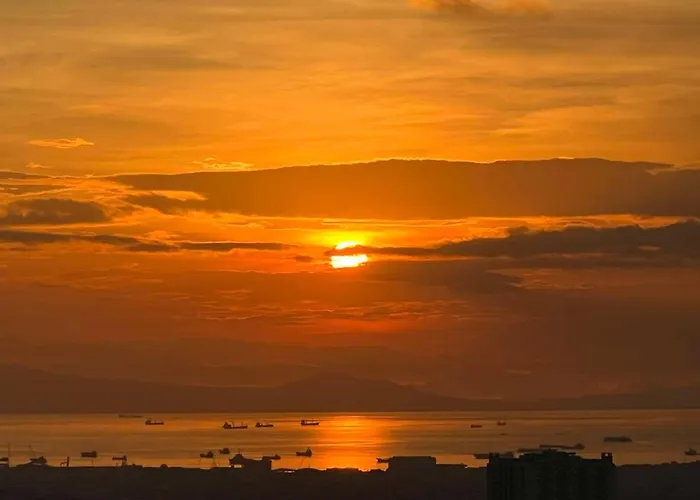 Spacious 1Br With Sunset View At The Celandine