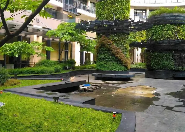 Green Flat Studio In Gramercy Makati With Netflix