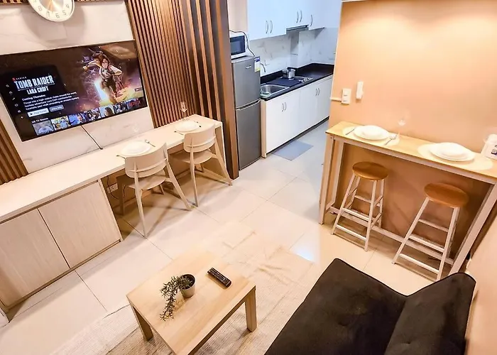 Pool Side 1Br Apt In Makati