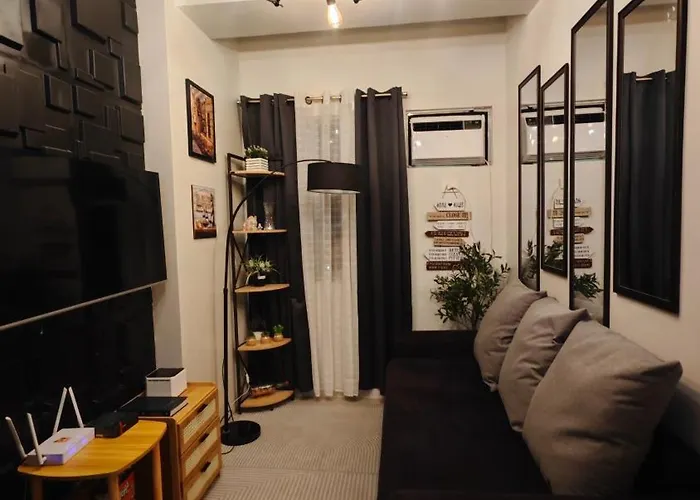 Luxhomme 2- Bedroom Luxury Condo Unit