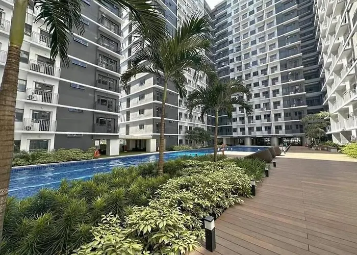 2Br Unit In Smdc Shore 3 With Pool Access