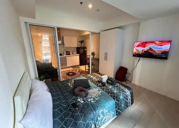 Staycation In Azure Paranaque