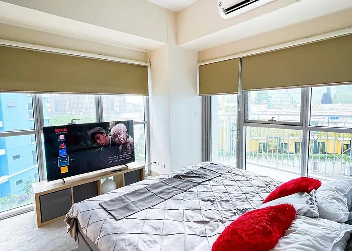 Luxury 2Br Corner Near Solaire & Okada II Sunset