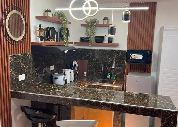 La Nikolina - Near Manila Adventist Medical Center, Pasay