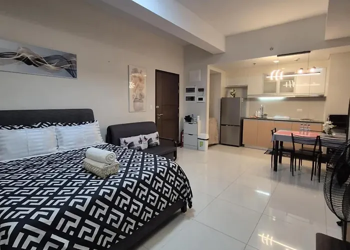 A&G Condotel At 101Newport Across Naia T3