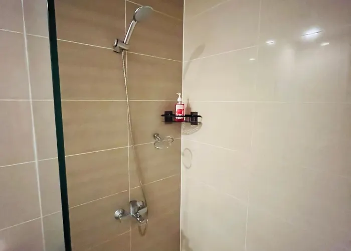Bgc Simple Elegant 300Mbps Wifi,Pool,Netflix