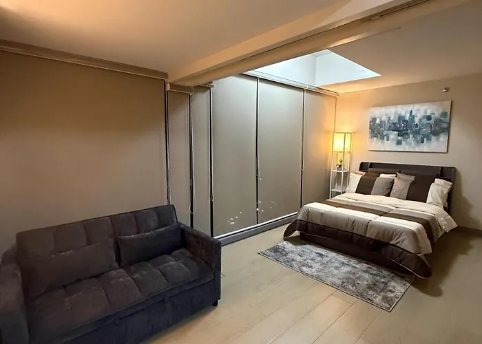 Superior Studio Eastwood Global Plaza Luxury Residence