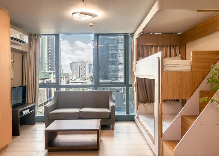 Uptown Bgc Spacious Unit - 1 Queen Bed And Bunkbed