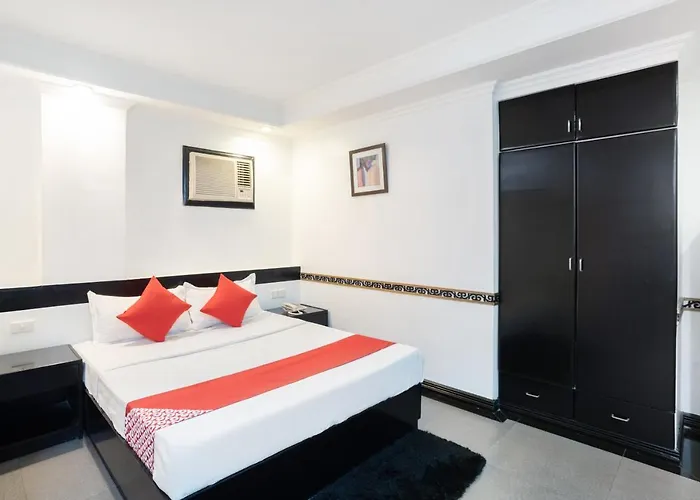 Oyo 138 White Palace Hotel