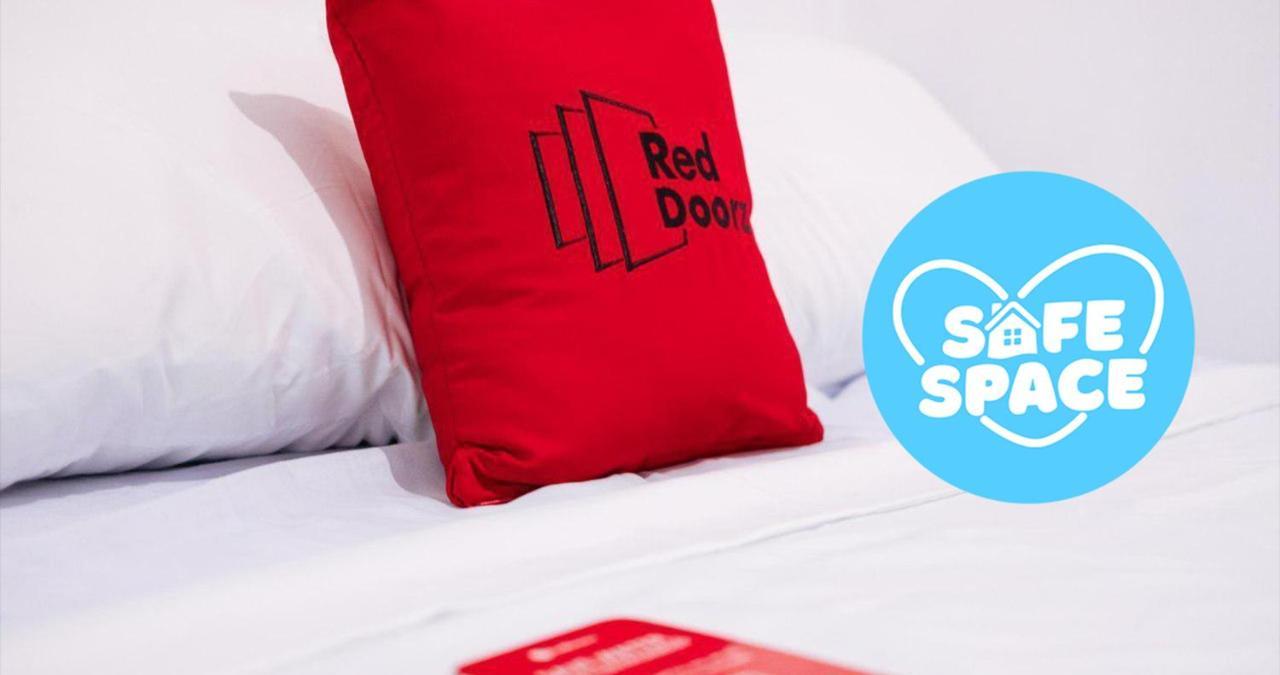 Hotel Reddoorz @ Vicente Street Espana 2*