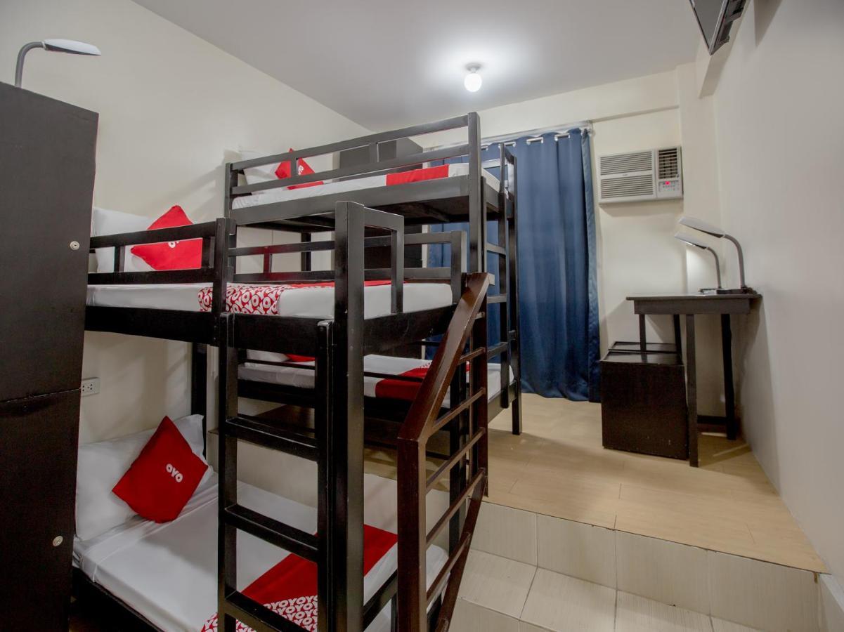 Hotel Oyo 699 Forbes Hall