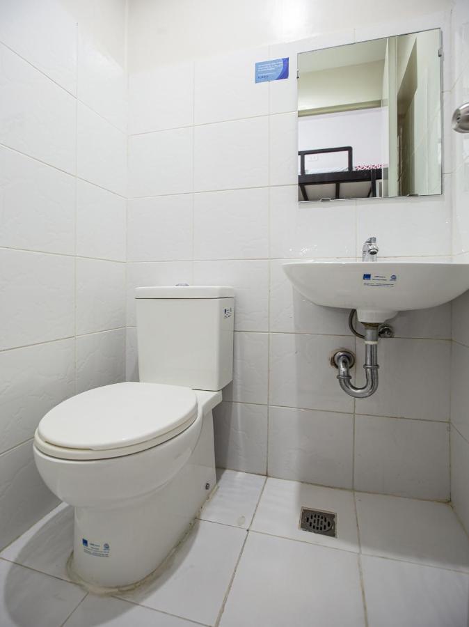 Hotel Oyo 699 Forbes Hall