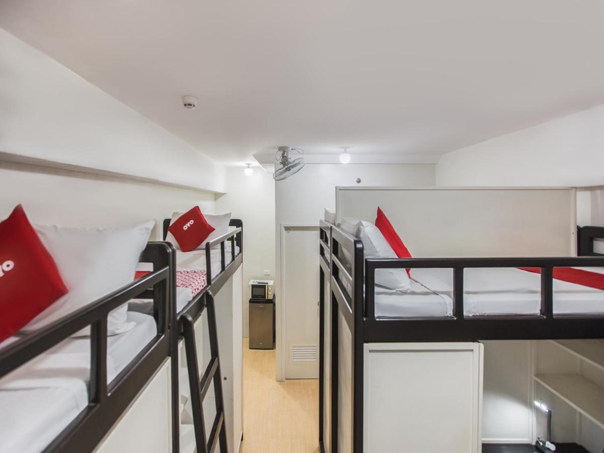 Hotel Oyo 699 Forbes Hall 2*