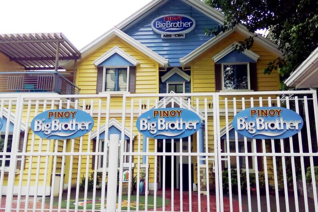 Huge A2j Executive Luxury 1br Near Abs Cbn, Gma Apartment