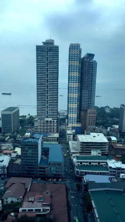Johnstay * Manila