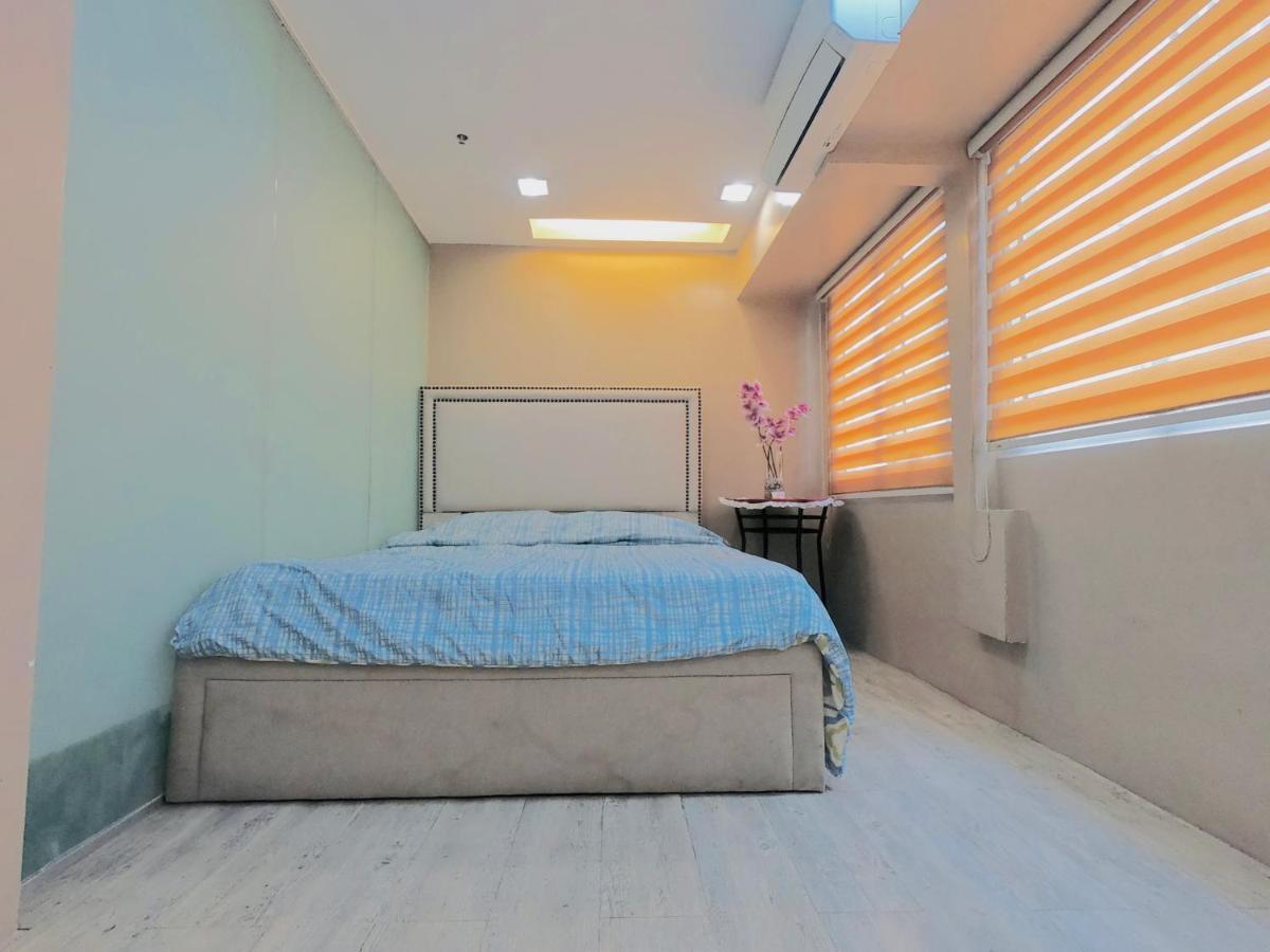 Antonios Place 2br Loft At Fort Victoria Bgc W/ Free Wifi & Netflix Apartment *