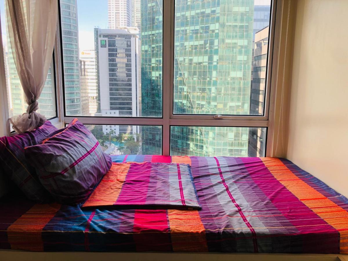 Antonios Place 2br Loft At Fort Victoria Bgc W/ Free Wifi & Netflix