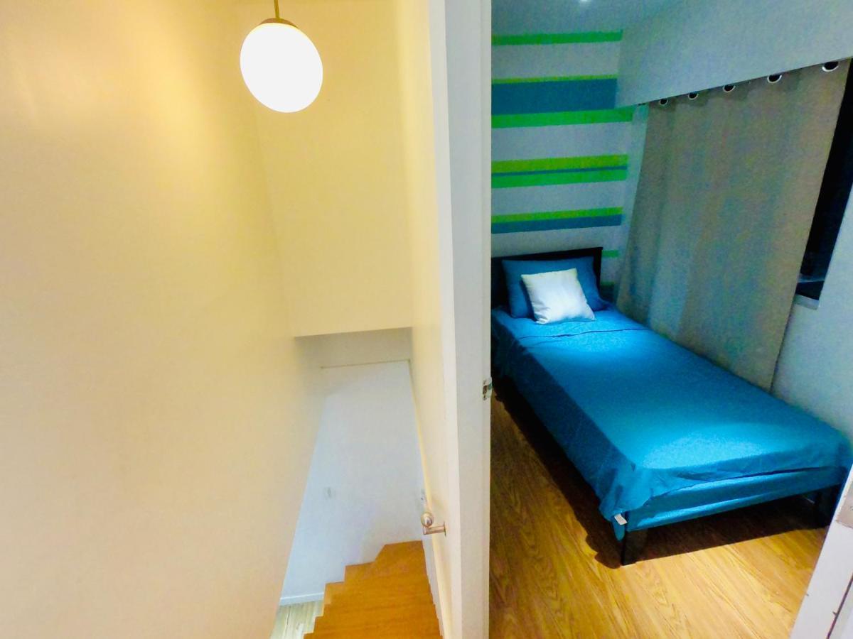 Apartment Antonios Place 2br Loft At Fort Victoria Bgc W/ Free Wifi & Netflix *