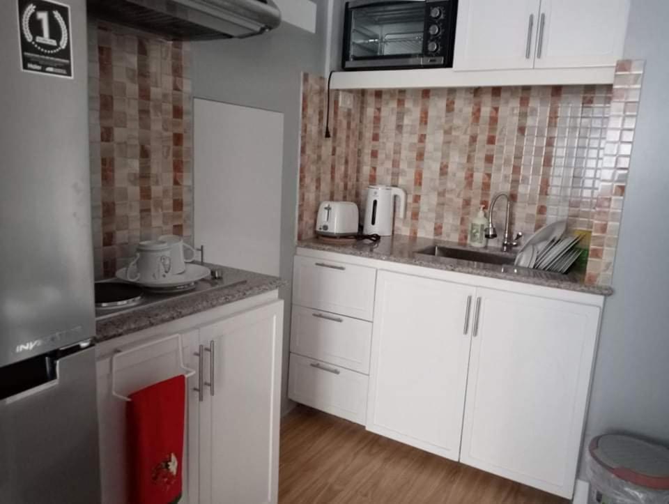 Antonios Place 2br Loft At Fort Victoria Bgc W/ Free Wifi & Netflix Apartment
