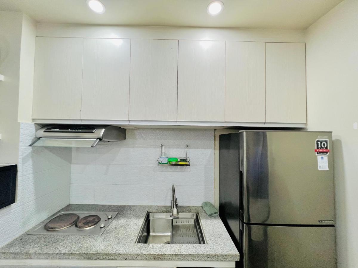 Antonios Place 2br Loft At Fort Victoria Bgc W/ Free Wifi & Netflix Manila