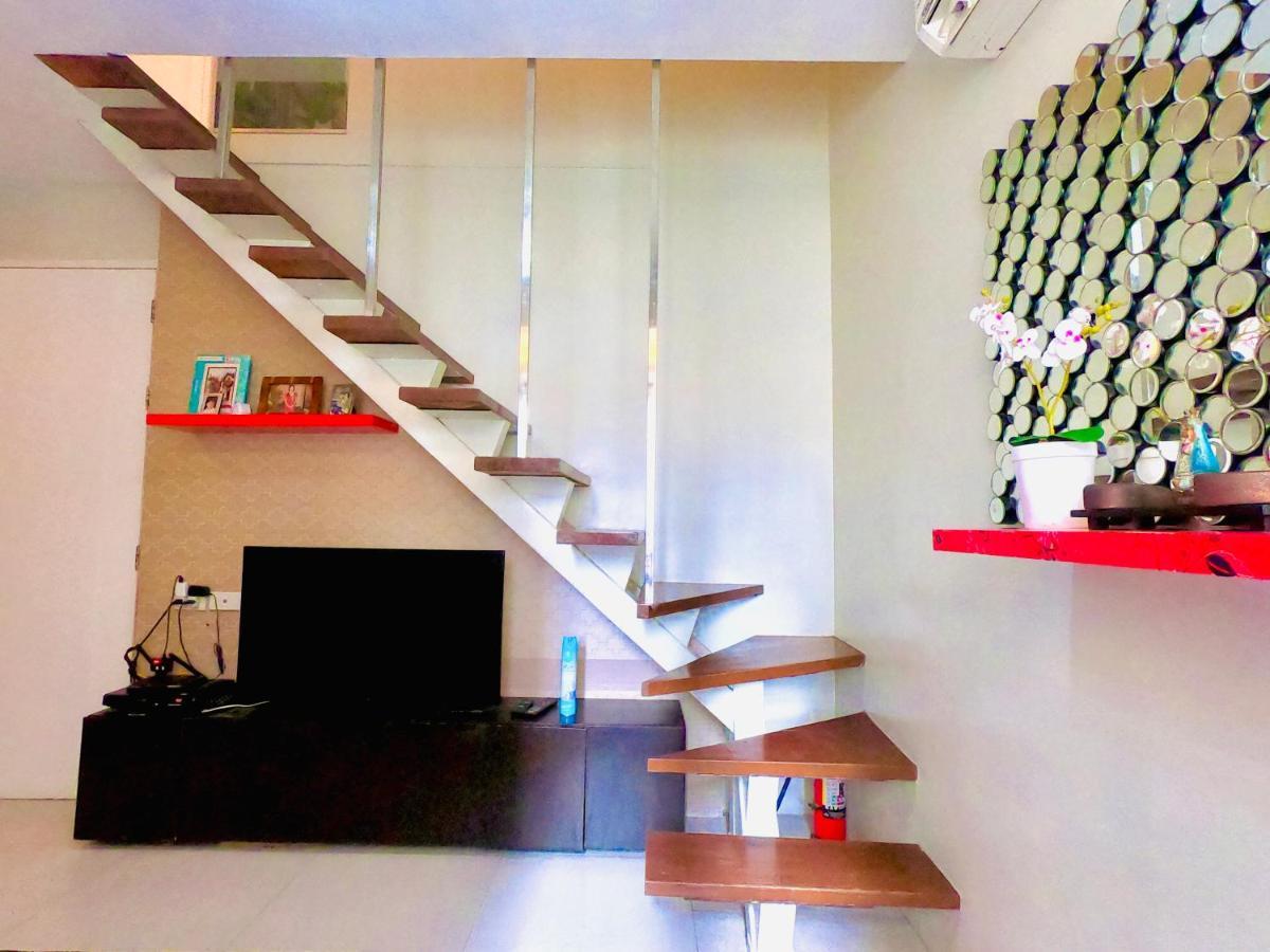 Antonios Place 2br Loft At Fort Victoria Bgc W/ Free Wifi & Netflix