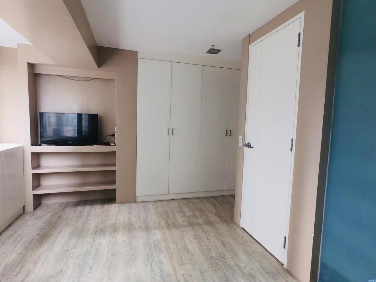 Apartment Antonios Place 2br Loft At Fort Victoria Bgc W/ Free Wifi & Netflix