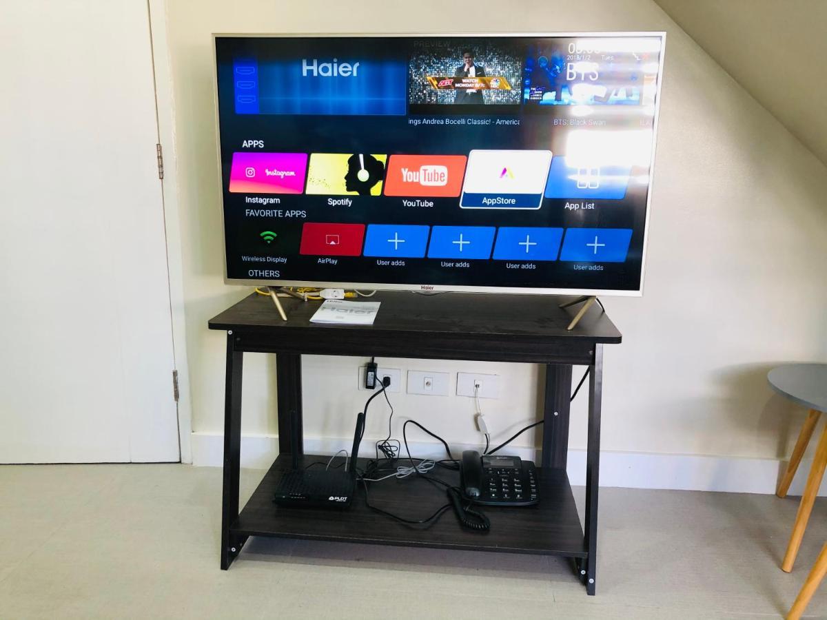 Antonios Place 2br Loft At Fort Victoria Bgc W/ Free Wifi & Netflix