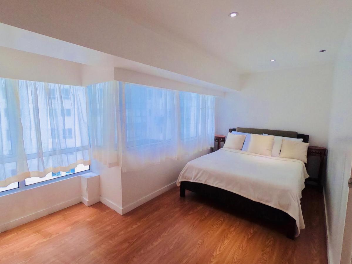 Antonios Place 2br Loft At Fort Victoria Bgc W/ Free Wifi & Netflix * Manila