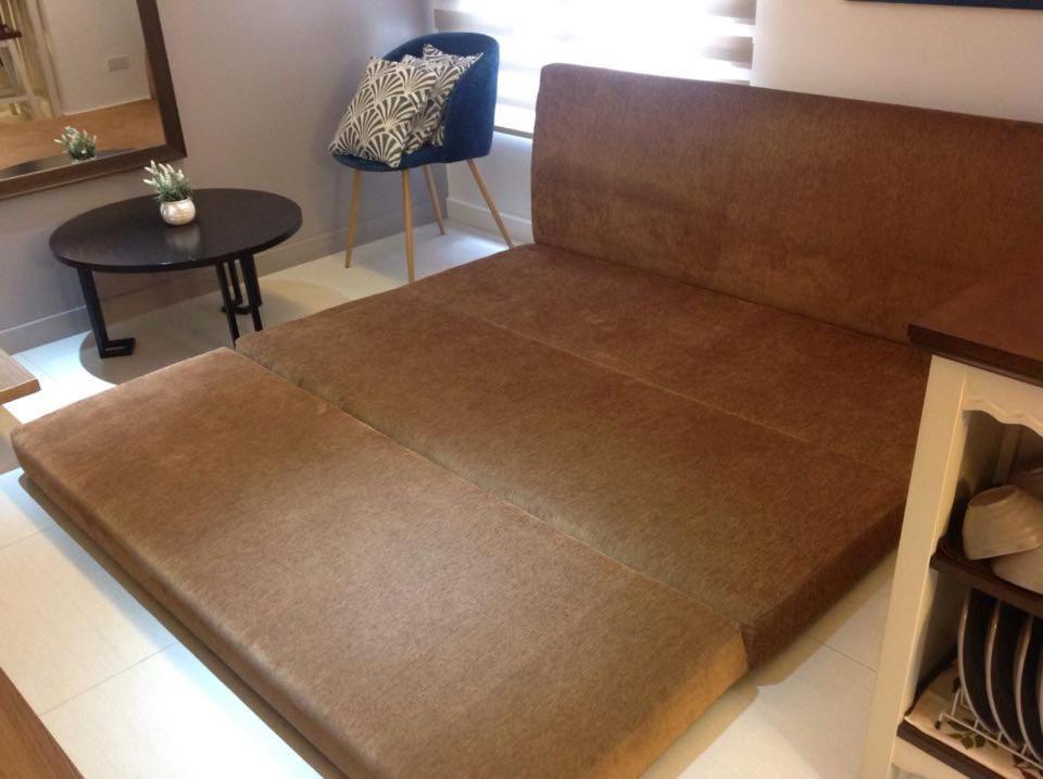 Antonios Place 2br Loft At Fort Victoria Bgc W/ Free Wifi & Netflix Manila
