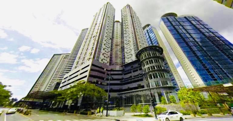 Antonios Place 2br Loft At Fort Victoria Bgc W/ Free Wifi & Netflix Apartment *