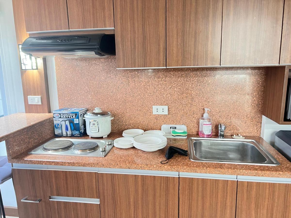 Apartment Antonios Place 2br Loft At Fort Victoria Bgc W/ Free Wifi & Netflix Manila