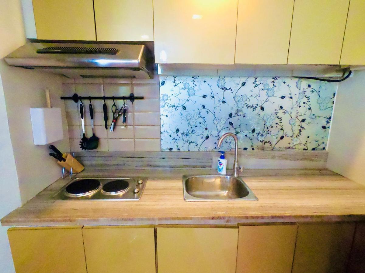 Apartment Antonios Place 2br Loft At Fort Victoria Bgc W/ Free Wifi & Netflix Manila