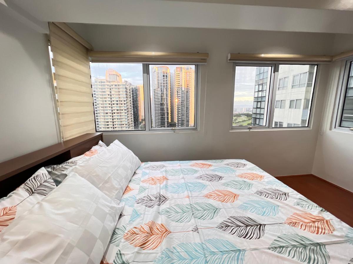 Antonios Place 2br Loft At Fort Victoria Bgc W/ Free Wifi & Netflix *