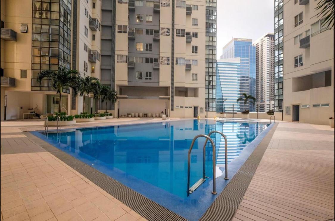 Antonios Place 2br Loft At Fort Victoria Bgc W/ Free Wifi & Netflix Manila