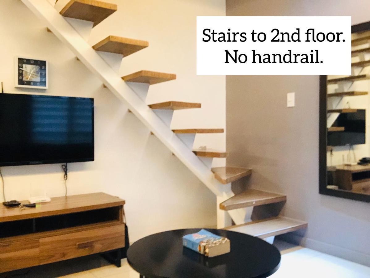 Antonios Place 2br Loft At Fort Victoria Bgc W/ Free Wifi & Netflix Apartment *