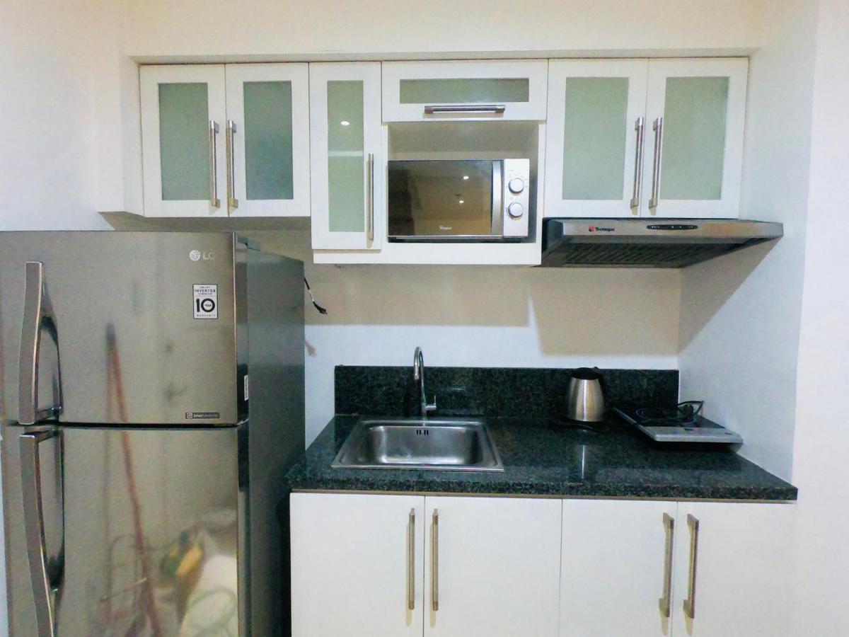 Antonios Place 2br Loft At Fort Victoria Bgc W/ Free Wifi & Netflix Apartment Manila