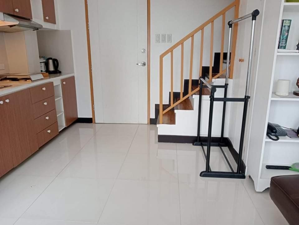 Antonios Place 2br Loft At Fort Victoria Bgc W/ Free Wifi & Netflix *