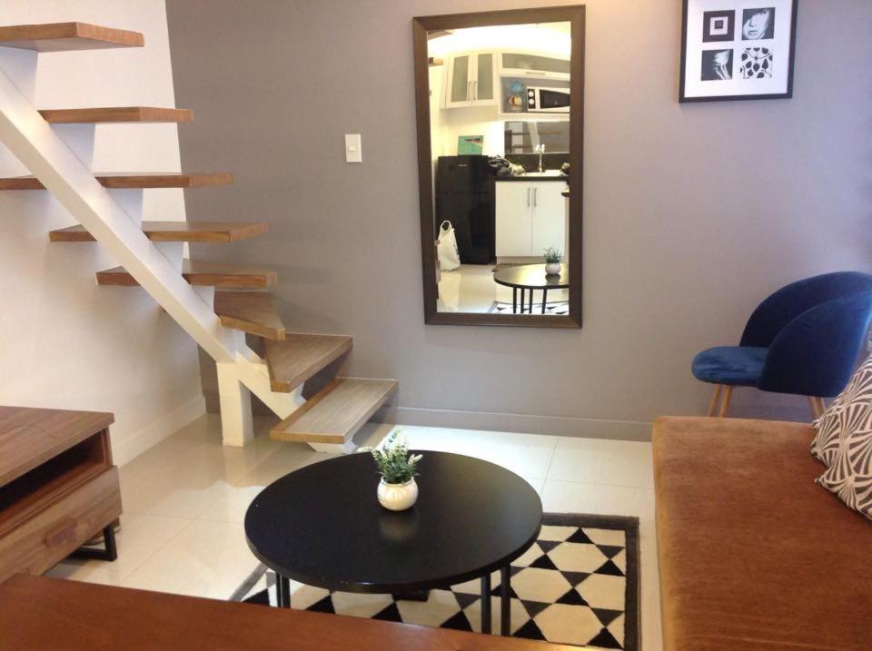 Antonios Place 2br Loft At Fort Victoria Bgc W/ Free Wifi & Netflix