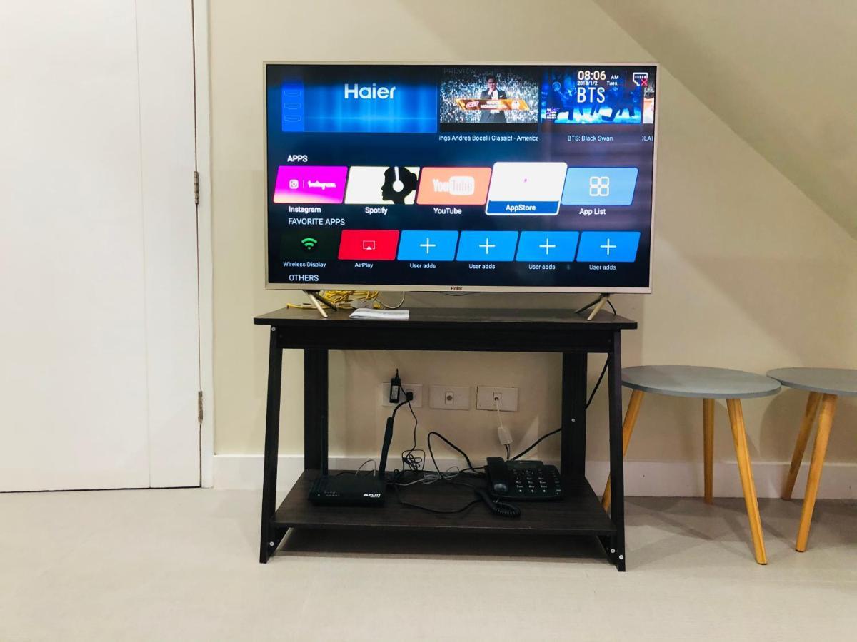 Antonios Place 2br Loft At Fort Victoria Bgc W/ Free Wifi & Netflix * Manila